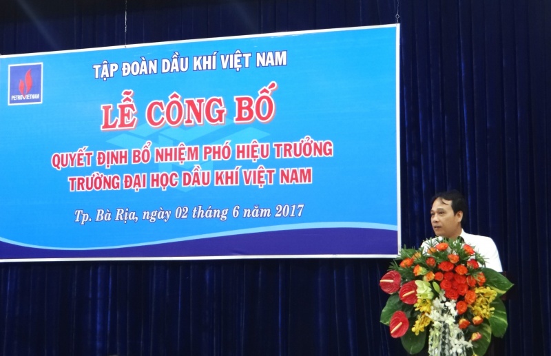 pvn trao quyet dinh bo nhiem pho hieu truong dai hoc dau khi viet nam