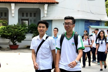 Đề thi Ngữ văn không còn... đánh đố