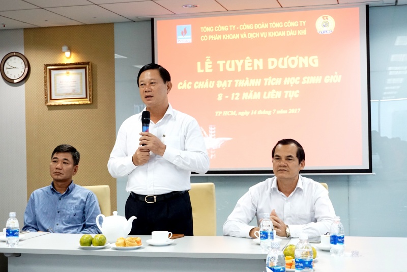 pv drilling trao thuong con em cbcnv co thanh tich hoc tap tot