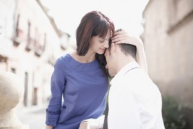 Vợ lấy hết tiền tiết kiệm gia đình cho tình nhân trẻ