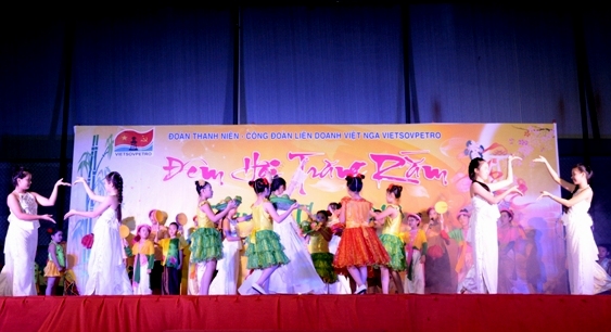 Vietsovpetro tổ chức “Đêm hội trăng rằm 2013” thật vui, đầm ấm