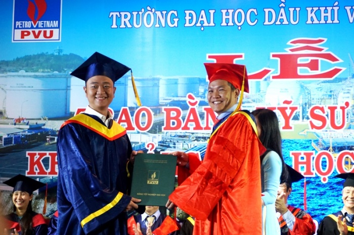 trao bang tot nghiep cho 124 sinh vien khoa i va khai giang nam hoc 2016 2017