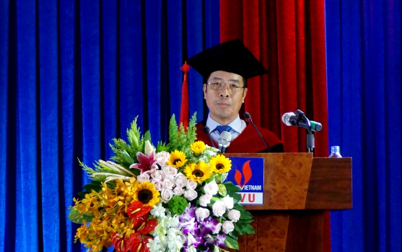 dai hoc dau khi viet nam trao bang thac si ky su va khai giang nam hoc moi