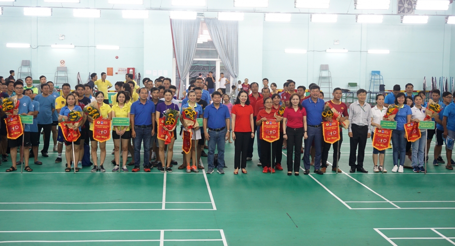 715 van dong vien tham du hoi thao truyen thong pvfcco lan thu xi