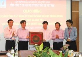 Đoàn công tác Đảng ủy khối DNTW thăm và làm việc tại PTSC