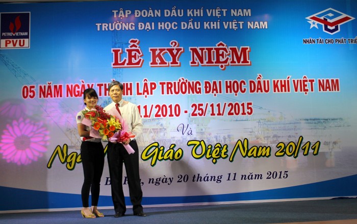 pvu ky niem 5 nam thanh lap va chao mung ngay nha giao viet nam