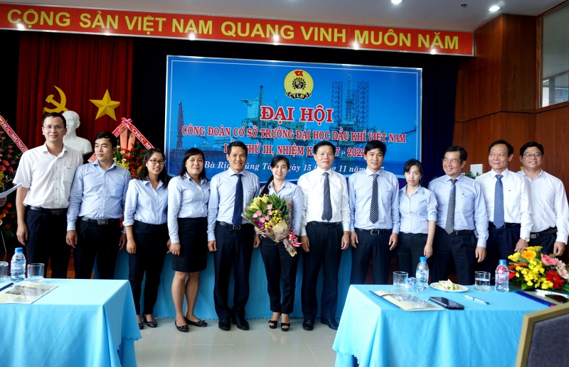 cong doan co so truong dai hoc dau khi to chuc thanh cong dai hoi lan thu 3