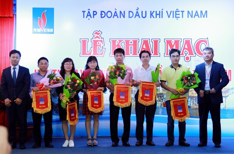 227 thi sinh tham gia thi 11 nghe