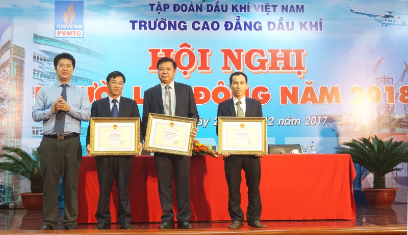 truong cao dang dau khi hoi nghi nguoi lao dong nam 2018