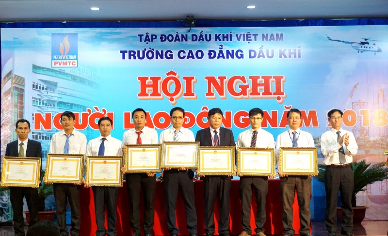 truong cao dang dau khi hoi nghi nguoi lao dong nam 2018