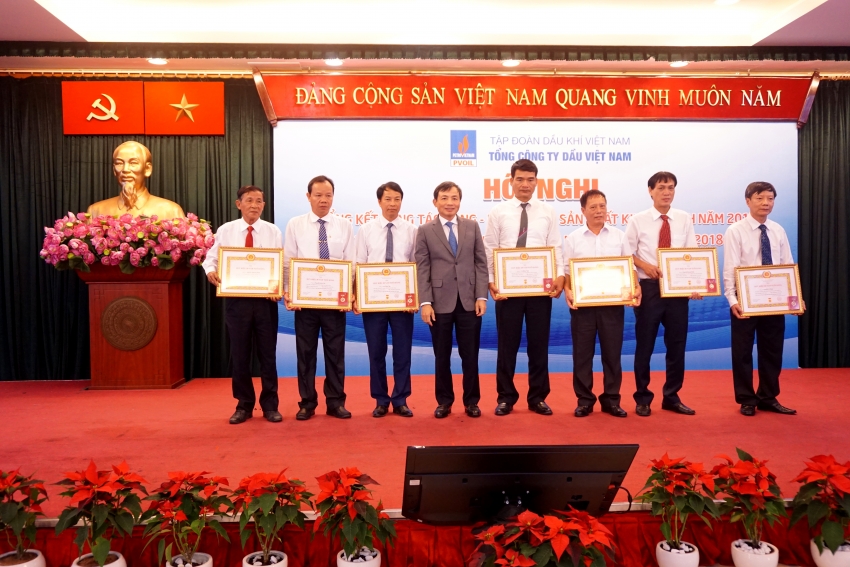pvoil hoan thanh xuat sac nhiem vu nam 2017