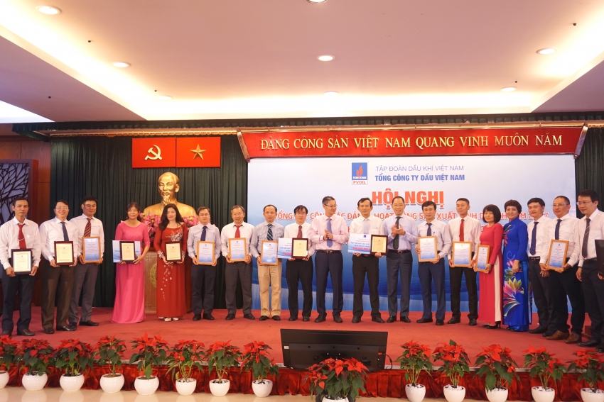 pvoil hoan thanh xuat sac nhiem vu nam 2017
