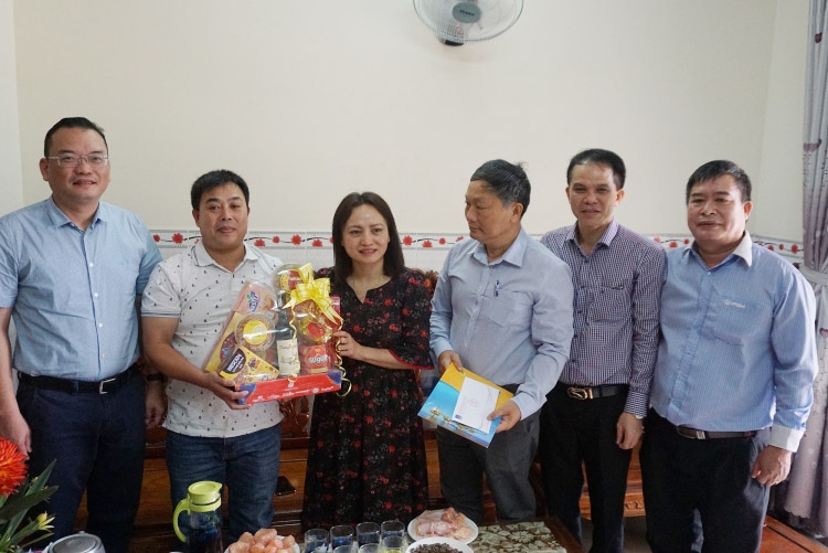 Chủ tịch CĐ DKVN thăm, động viên, chúc Tết người lao động PVTrans và PVChem