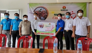 Phân bón Cà Mau khởi động Xuân Sẻ chia 2022