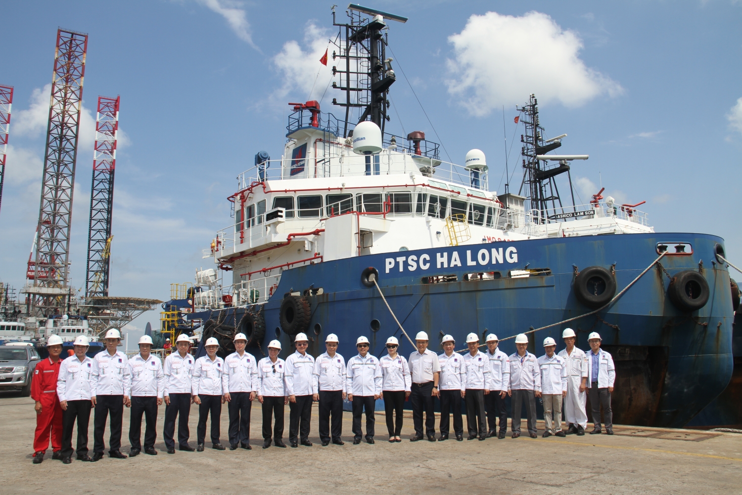 Lãnh đạo tỉnh Phú Thọ thăm và làm việc tại các công trình dầu khí PTSC lanh dao tinh phu tho tham va lam viec tai cac cong trinh dau khi ptsc