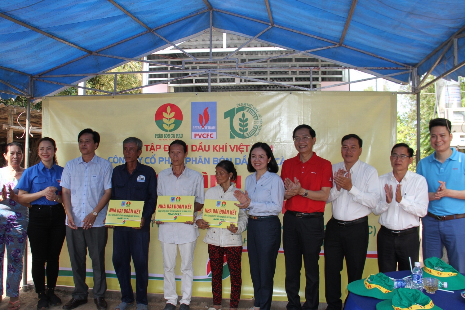 Petrovietnam, PVCFC bàn giao 3 nhà đại đoàn kết tại xã Khánh Hội, huyện U Minh, tỉnh Cà Mau Petrovietnam, PVCFC bàn giao 3 nhà đại đoàn kết tại xã Khánh Hội, huyện U Minh, tỉnh Cà Mau