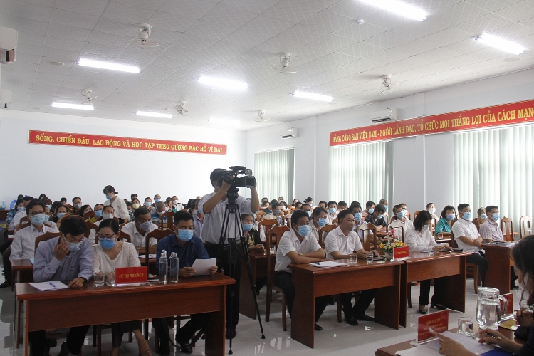 Đồng chí Lê Mạnh Hùng tiếp xúc với cử tri tại huyện U Minh và TP Cà Mau, tỉnh Cà Mau Đồng chí Lê Mạnh Hùng tiếp xúc cử tri tại huyện U Minh và TP Cà Mau, tỉnh Cà Mau