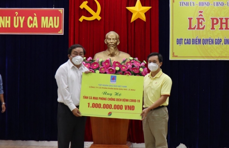 PVCFC trao tặng 1 tỷ đồng vào Quỹ phòng chống dịch bệnh Covid-19 tỉnh Cà Mau