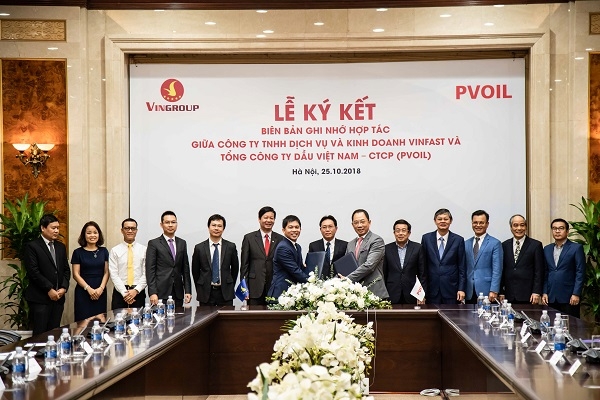 pvoil va vinfast service hop tac cung phat trien tren cac linh vuc kinh doanh