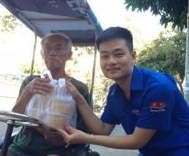 Tuổi trẻ NIPI với 300 suất cháo nghĩa tình