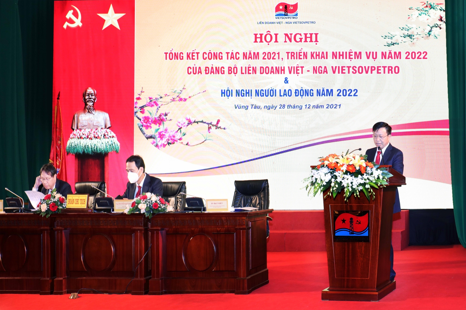 Vietsovpetro tổ chức Hội nghị Tổng kết công tác Đảng năm 2021 và Hội nghị Người lao động năm 2022