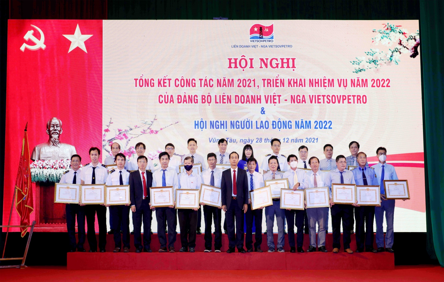 Vietsovpetro tổ chức Hội nghị Tổng kết công tác Đảng năm 2021 và Hội nghị Người lao động năm 2022