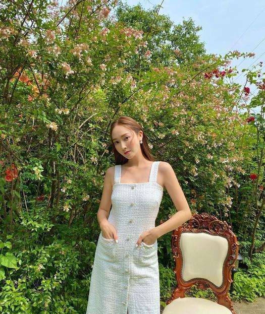 Cuốn sách mới của Jessica Jung bị nghi ngờ tiết lộ lý do rời nhóm “Girls 'Generation”