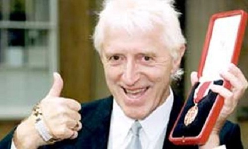 mc jimmy savile noi tieng toi danh lam dung tinh duc phan 1