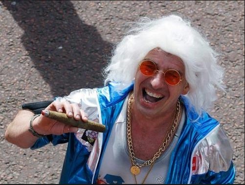 mc jimmy savile noi tieng toi danh lam dung tinh duc phan cuoi