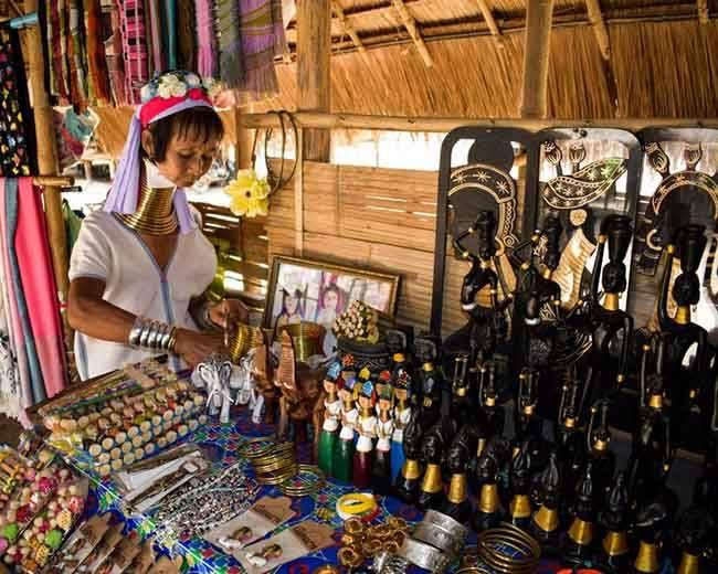 Tham quan làng Karen, gặp gỡ những phụ nữ cổ dài cuối cùng ở Chiang Mai