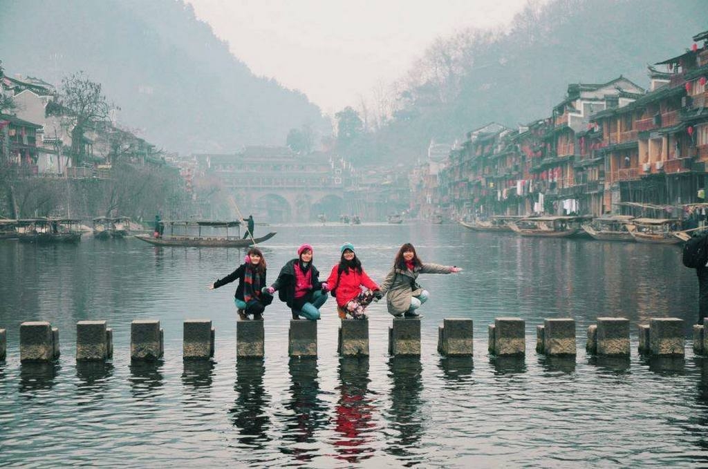 Ngẩn ngơ trước vẻ quyến rũ của Phượng Hoàng cổ trấn