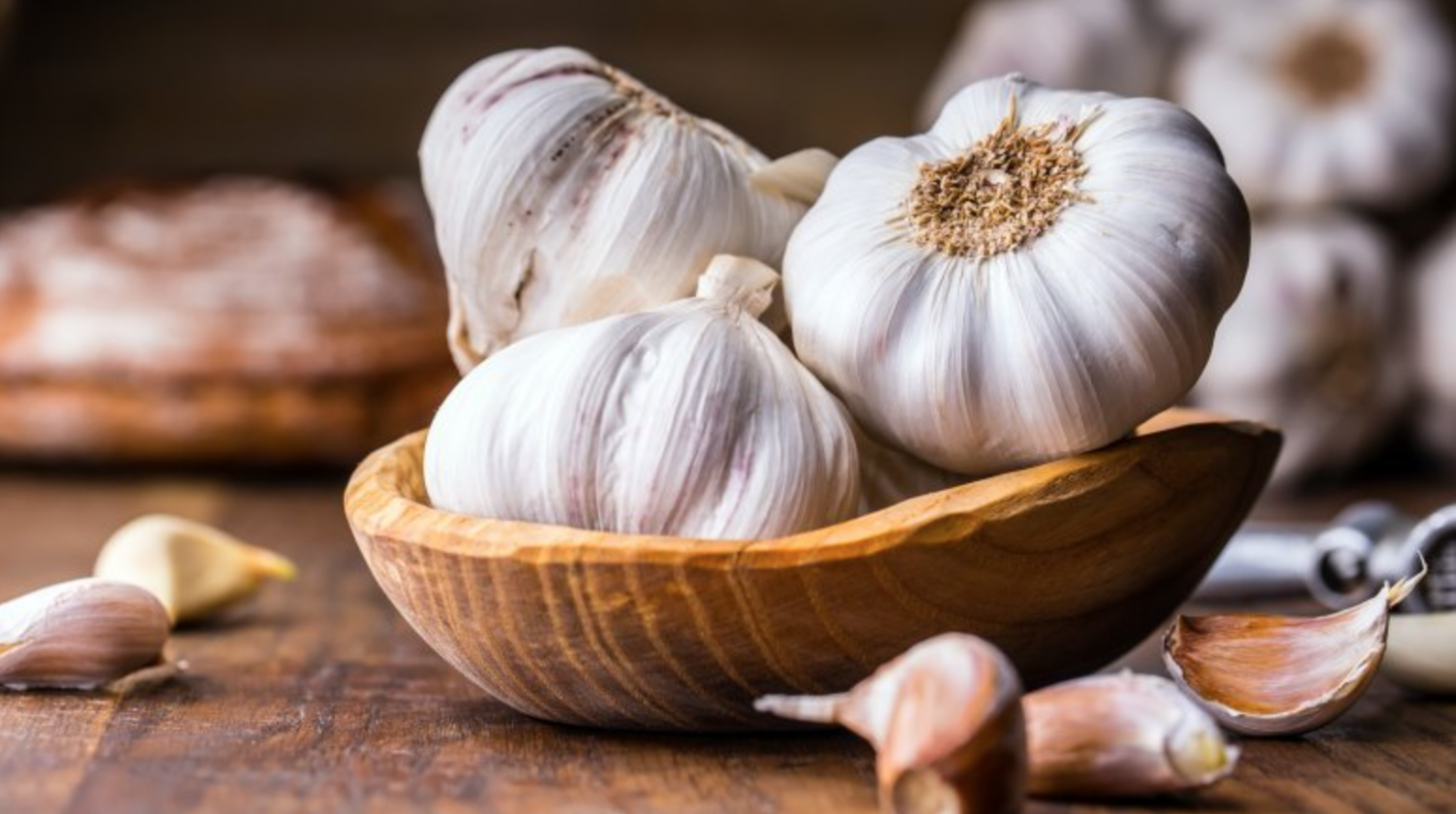 Chuyện gì sẽ xảy ra nếu bạn nhét tỏi vào tai?