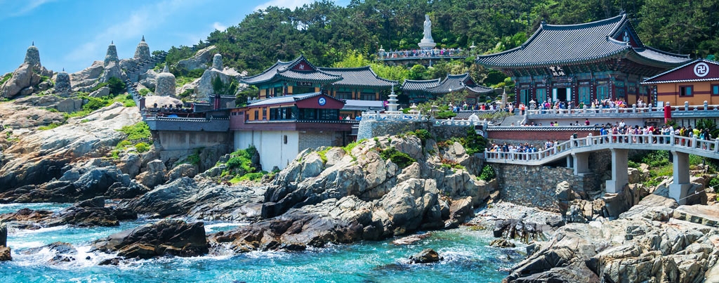 Khám phá ngôi chùa cổ bên bờ biển ở Busan, Hàn Quốc
