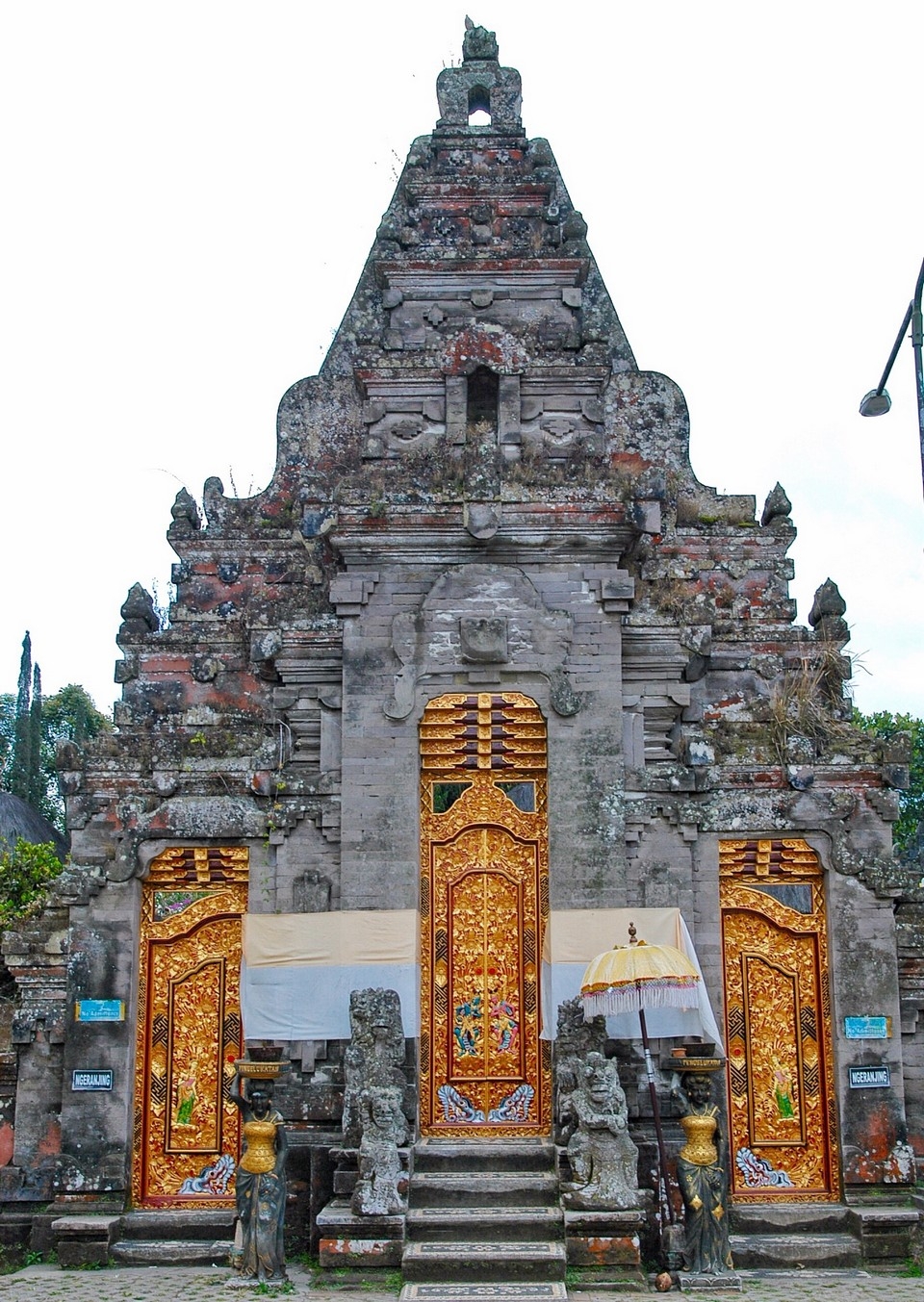 Đền Ulun Danu cuốn hút giữa lòng hồ Bratan thơ mộng Đền Ulun Danu cuốn hút giữa lòng hồ Bratan thơ mộng