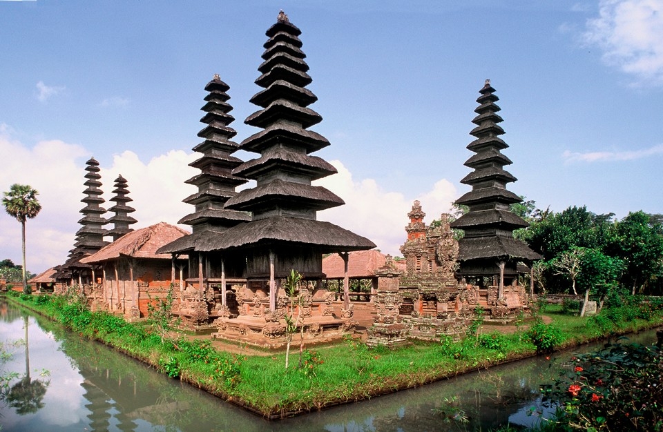 Đền Ulun Danu cuốn hút giữa lòng hồ Bratan thơ mộng Đền Ulun Danu cuốn hút giữa lòng hồ Bratan thơ mộng
