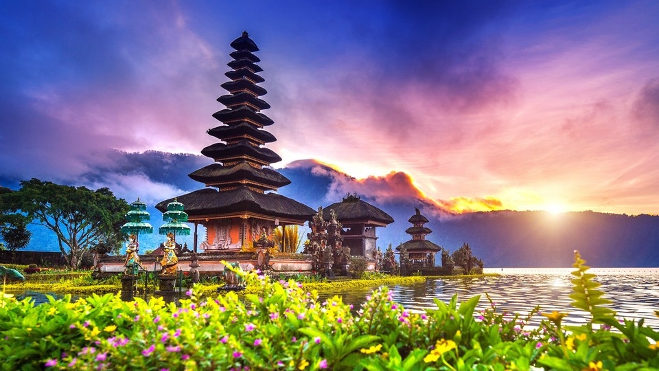 Đền Ulun Danu cuốn hút giữa lòng hồ Bratan thơ mộng Đền Ulun Danu cuốn hút giữa lòng hồ Bratan thơ mộng