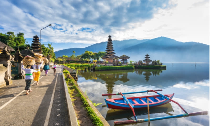 Đền Ulun Danu cuốn hút giữa lòng hồ Bratan thơ mộng Đền Ulun Danu cuốn hút giữa lòng hồ Bratan thơ mộng