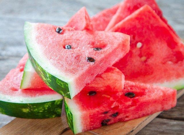 Người phụ nữ suýt chết sau khi ăn dưa hấu để tủ lạnh vài ngày