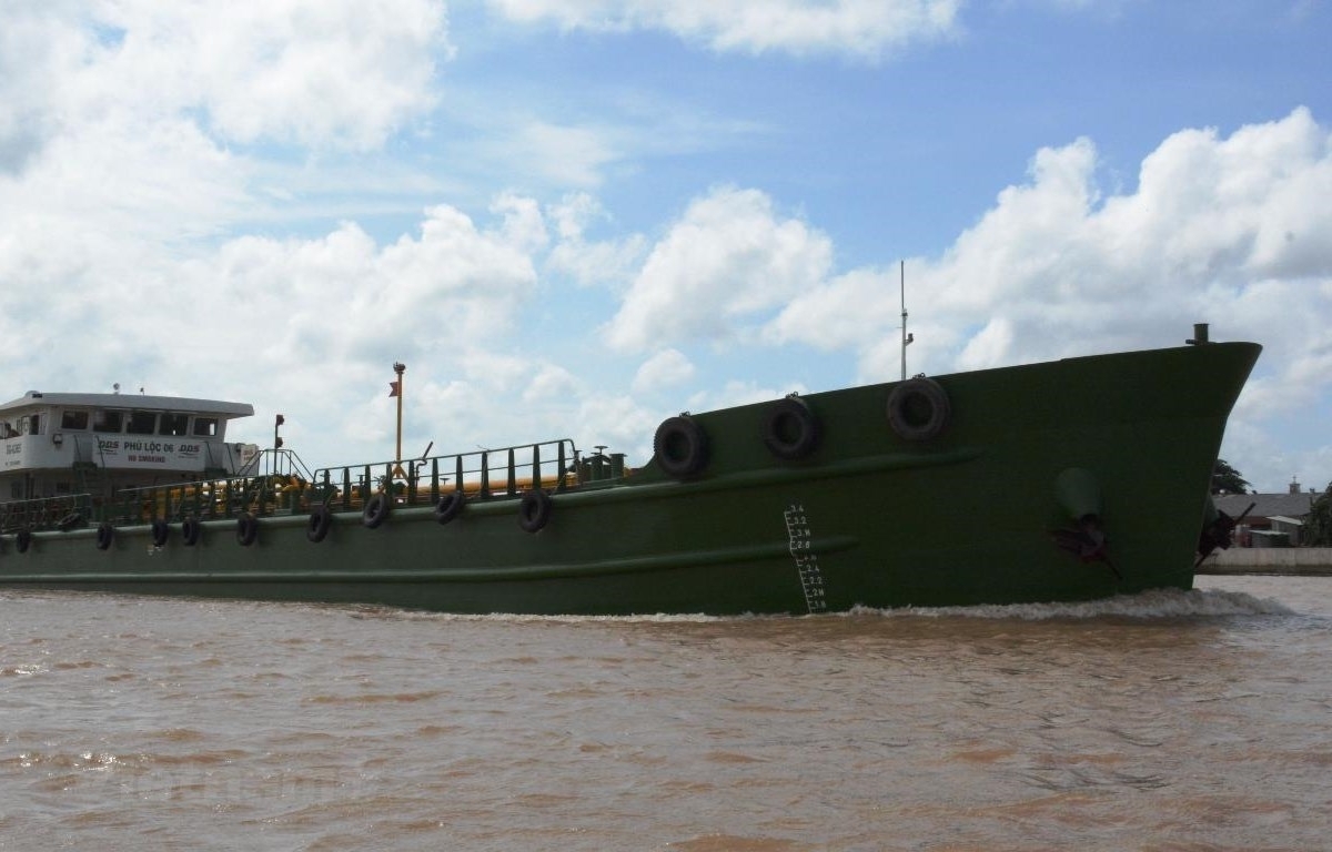 Vận tải đường thủy nội địa sẽ phát huy lợi thế vận tải hàng hóa khối lượng lớn, chi phí vận tải thấp ở cự ly trung bình. Ảnh: Việt Hùng