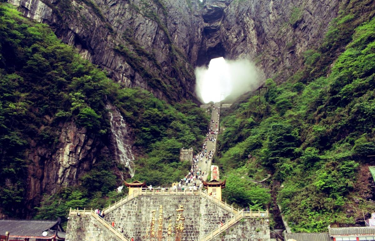 tai sao ban lai chon du lich phuong hoang co tran