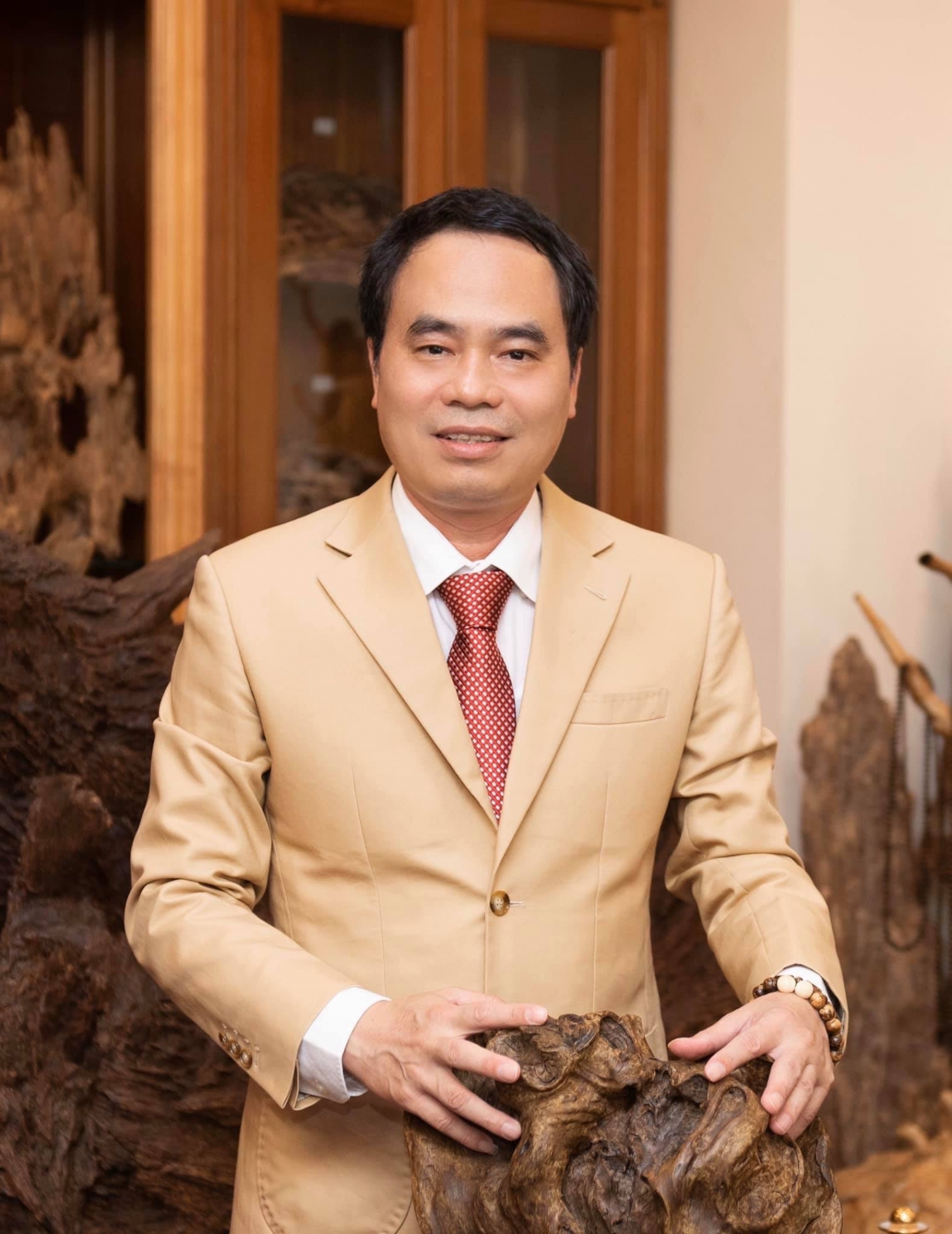 nguoi phung su cay tram