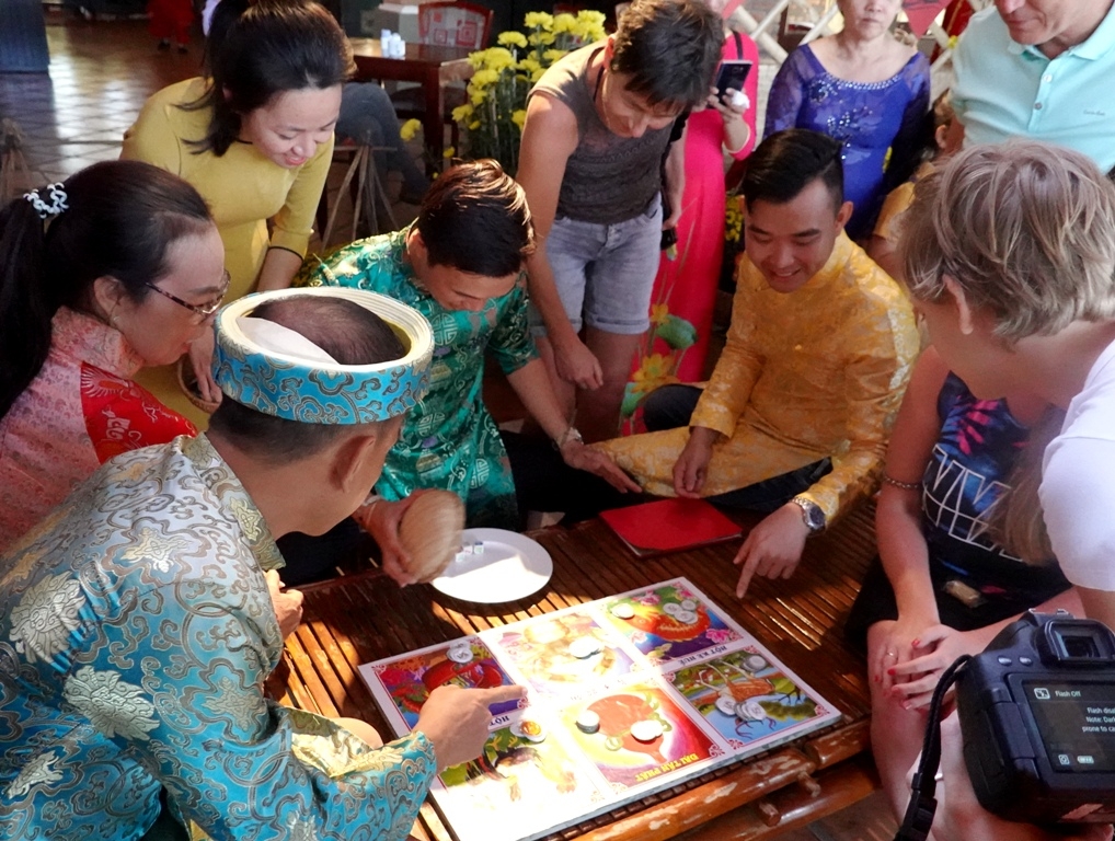 Khách quốc tế trẩy hội xuân tại Pandanus Resort