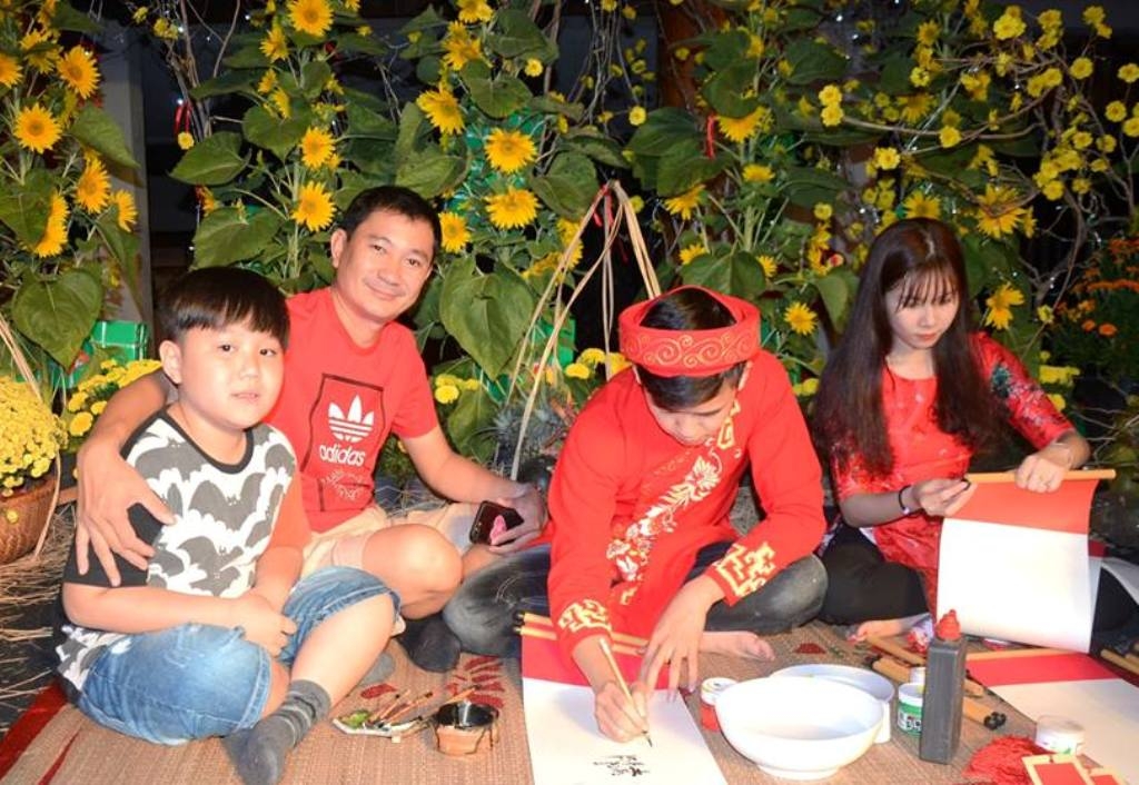 dong dao du khach den binh thuan don xuan canh ty