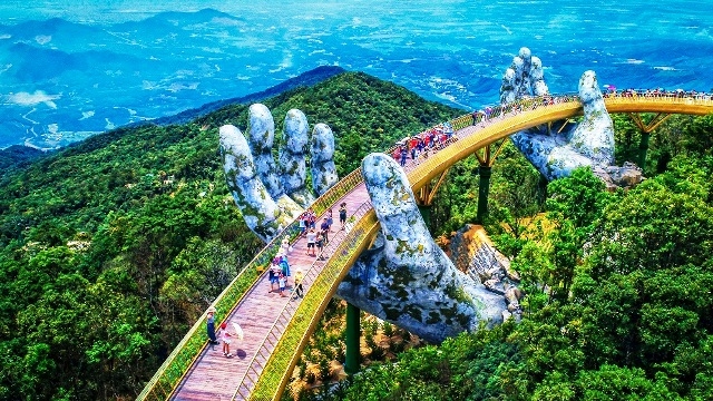 kham pha nhung dia danh du lich day cuon hut tai viet nam