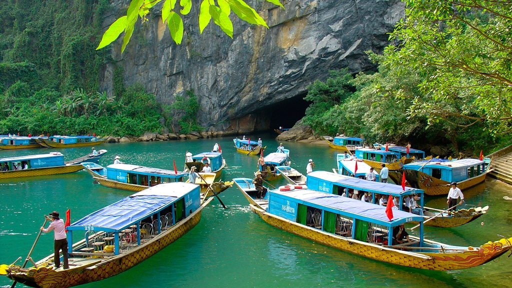 Phong Nha - Bức tranh sơn thủy hữu tình Phong Nha - Bức tranh sơn thủy hữu tình