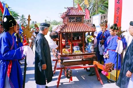 le hoi tao dan chieu anh cac o ha tien noi ton vinh thi ca va nhung bac tien nhan mo coi