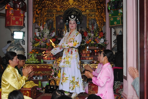 Độc đáo phong tục thờ Mẫu