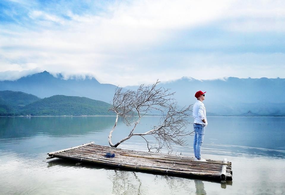 Phiêu diêu về Huế mộng mơ