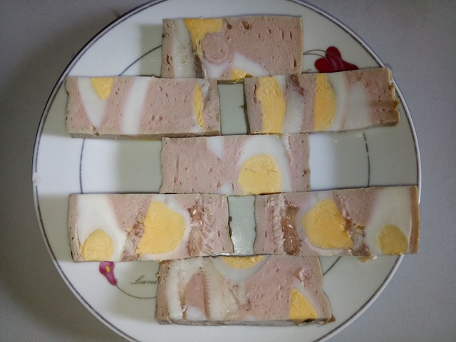 Độc đáo giò trứng Nộn Khê doc dao gio trung non khe