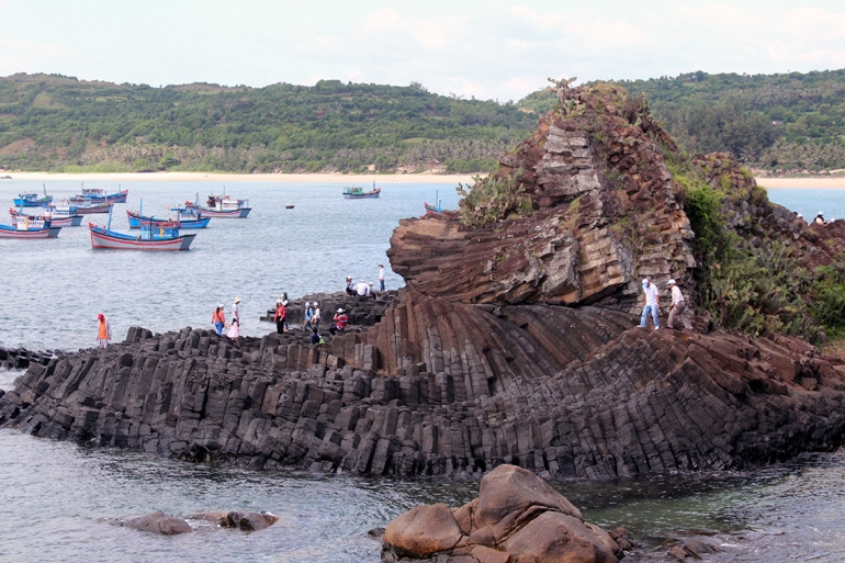 Phú Yên: Kỳ thú những “gành Ðá Ðĩa” và dự án công viên địa chất toàn cầu phu yen ky thu nhung ganh a ia va du an cong vien dia chat toan cau